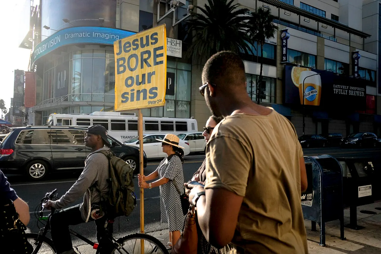 For sinners, Los Angeles, États-Unis, 2016.